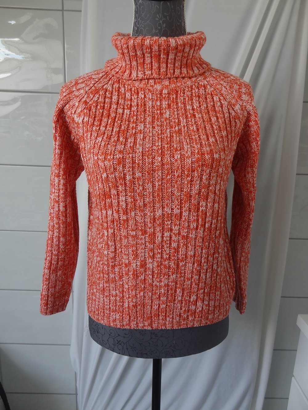 Orange weißer Strickpullover in Gr. 176