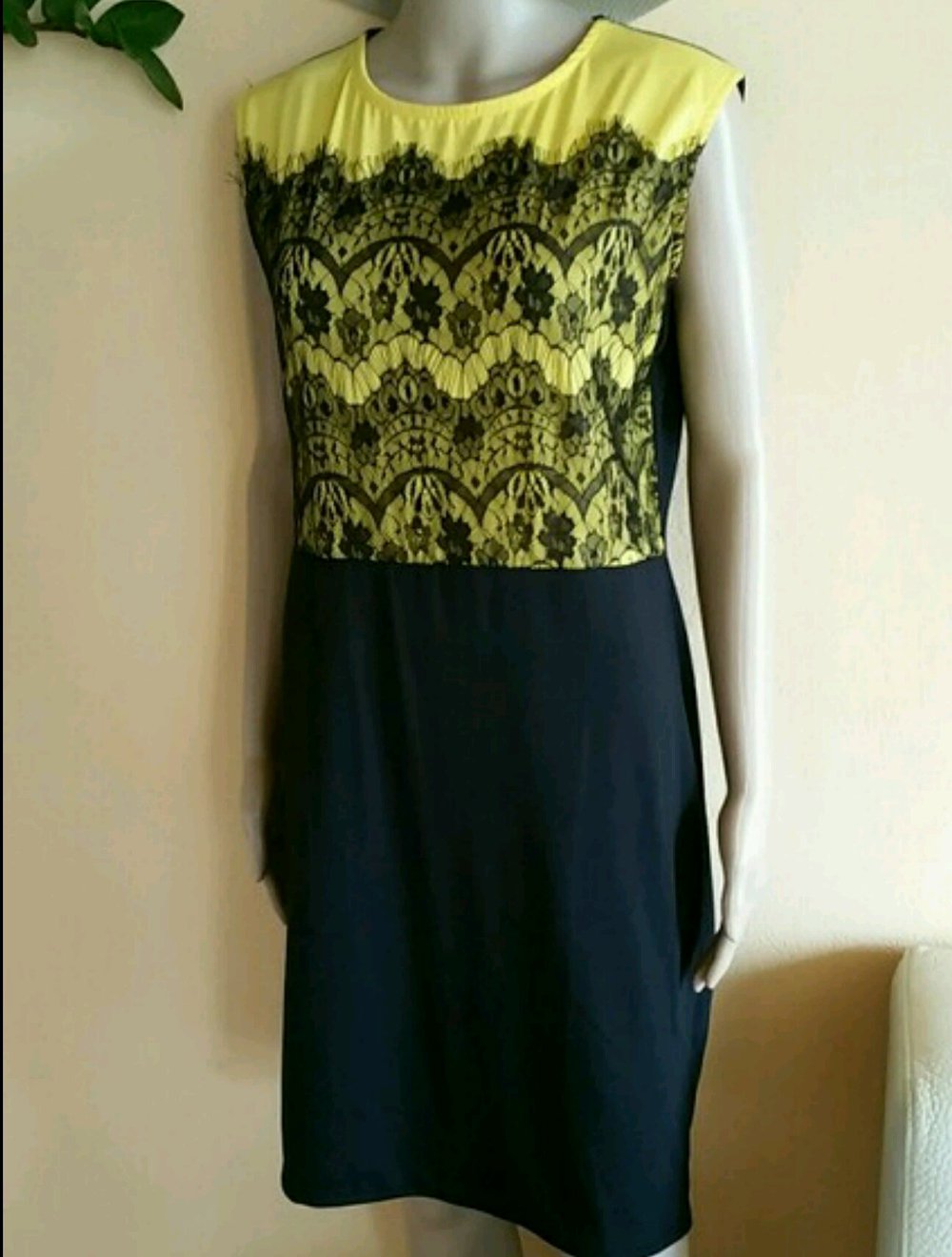 wunderschöne Kleid mit Spitze 