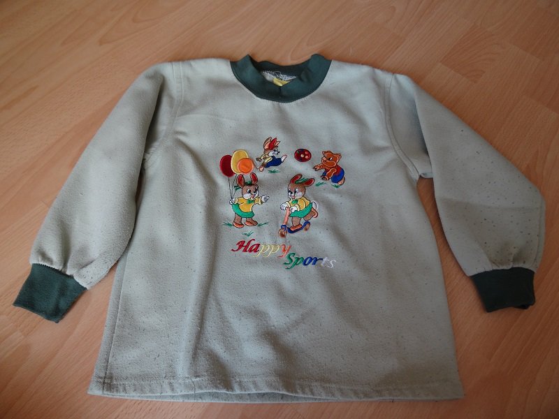 Pulli Gr. 116 mit Osterhase grün