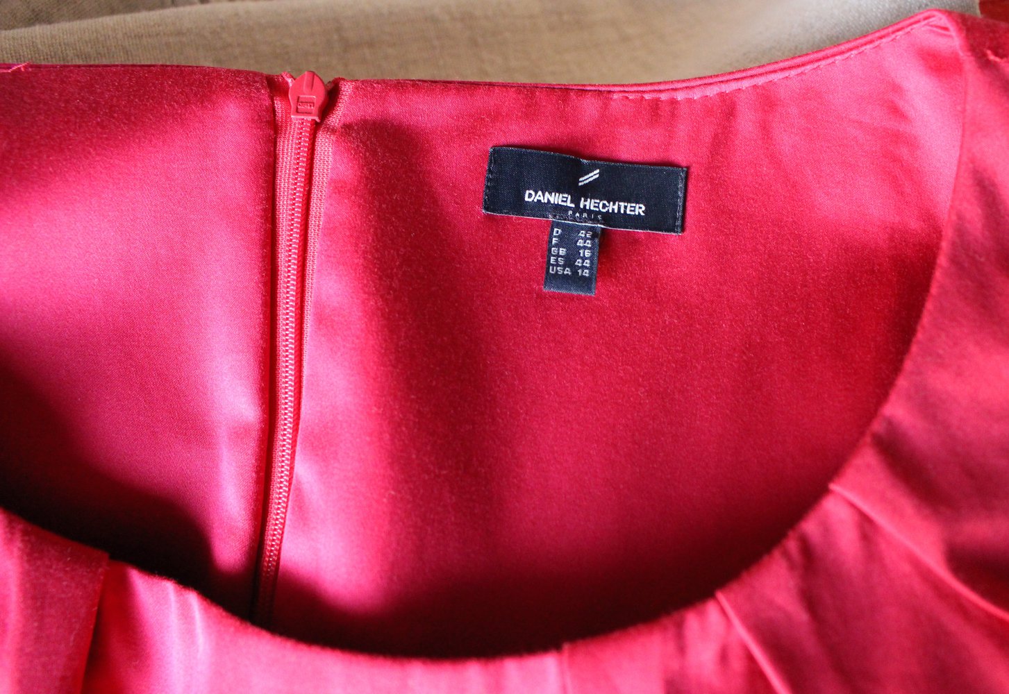 363. Schönes Kleid von Daniel Hechter/Paris/, Gr. 42, fuchsia-rot