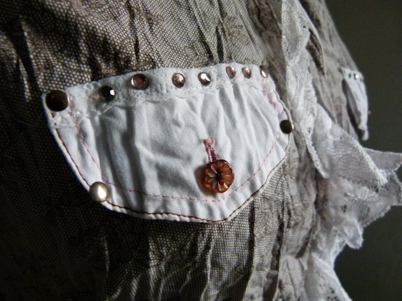 Crash Bluse in weiß mit Spitze und braunem Blumenmuster, Boho Mori Lagenlook Büro