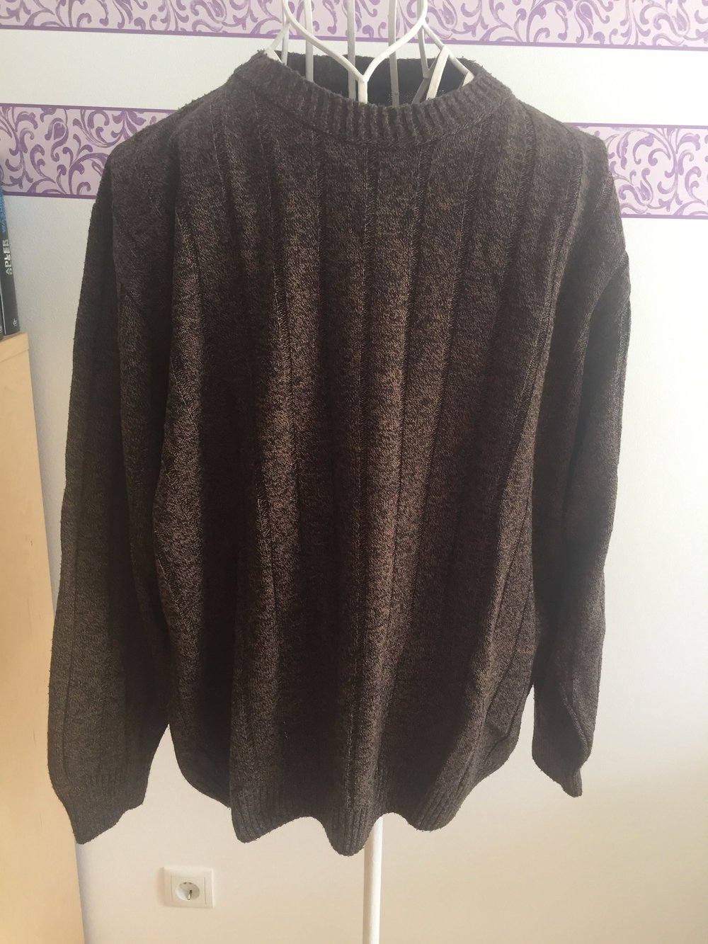 Brauner Herrenpullover