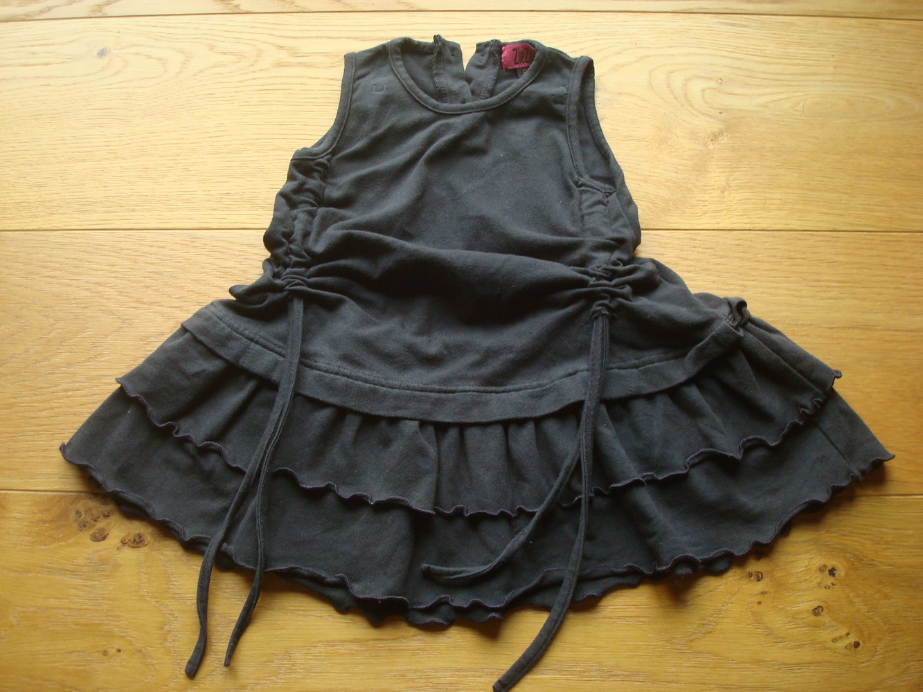 schwarzes Kleid mit Raffungen von Zie Zoo Gr. 80