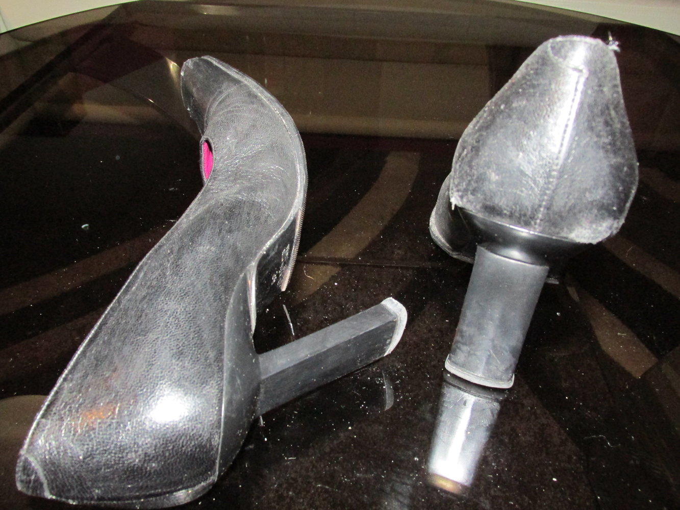 Top !!!  Sexy Leder Schnabelpumps, schwarz, innen rot, ca. 9 bis 10 Absatz, Gr. 38