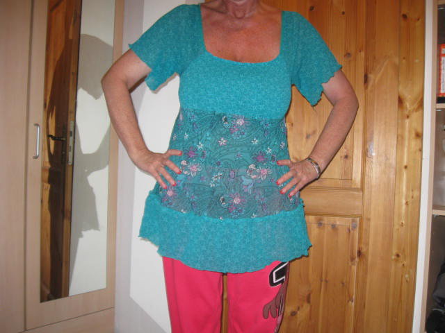*** Wunderschöne ~ Tunika ~ Bluse ~ Rüschen ***
