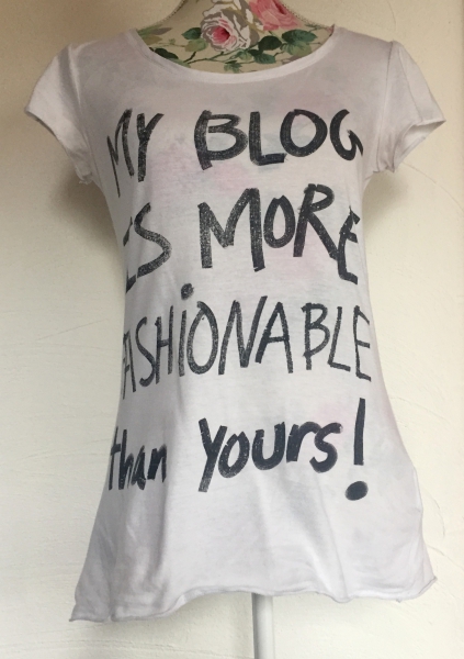 T-Shirt - My blog is more fashionable than yours