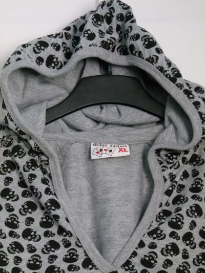 Totenkopf Hoody Sweater Kapuzen Pulli in grau schwarz, Gothic Punk Alternative Grunge Emo Festival