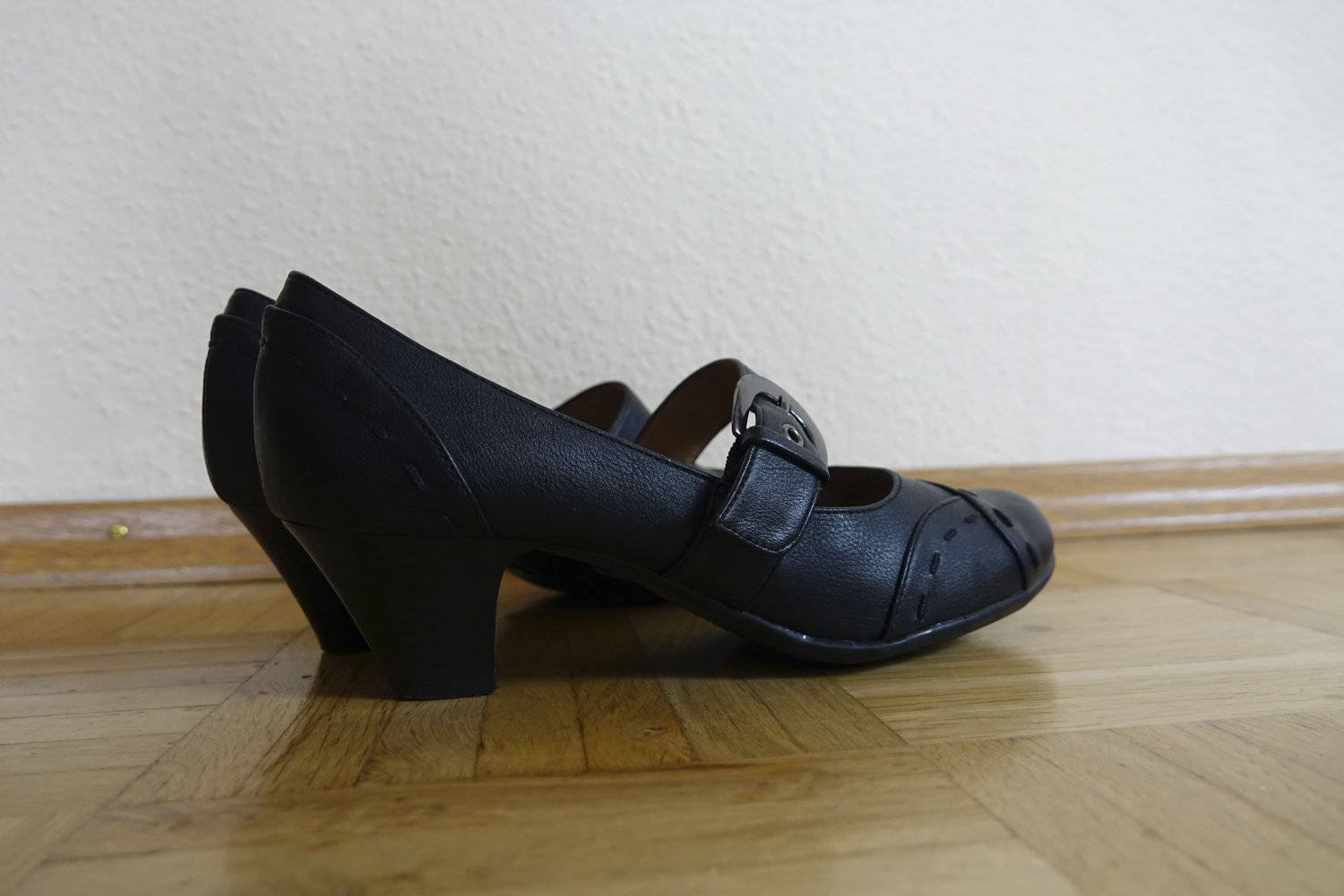Schöne schwarze Pumps