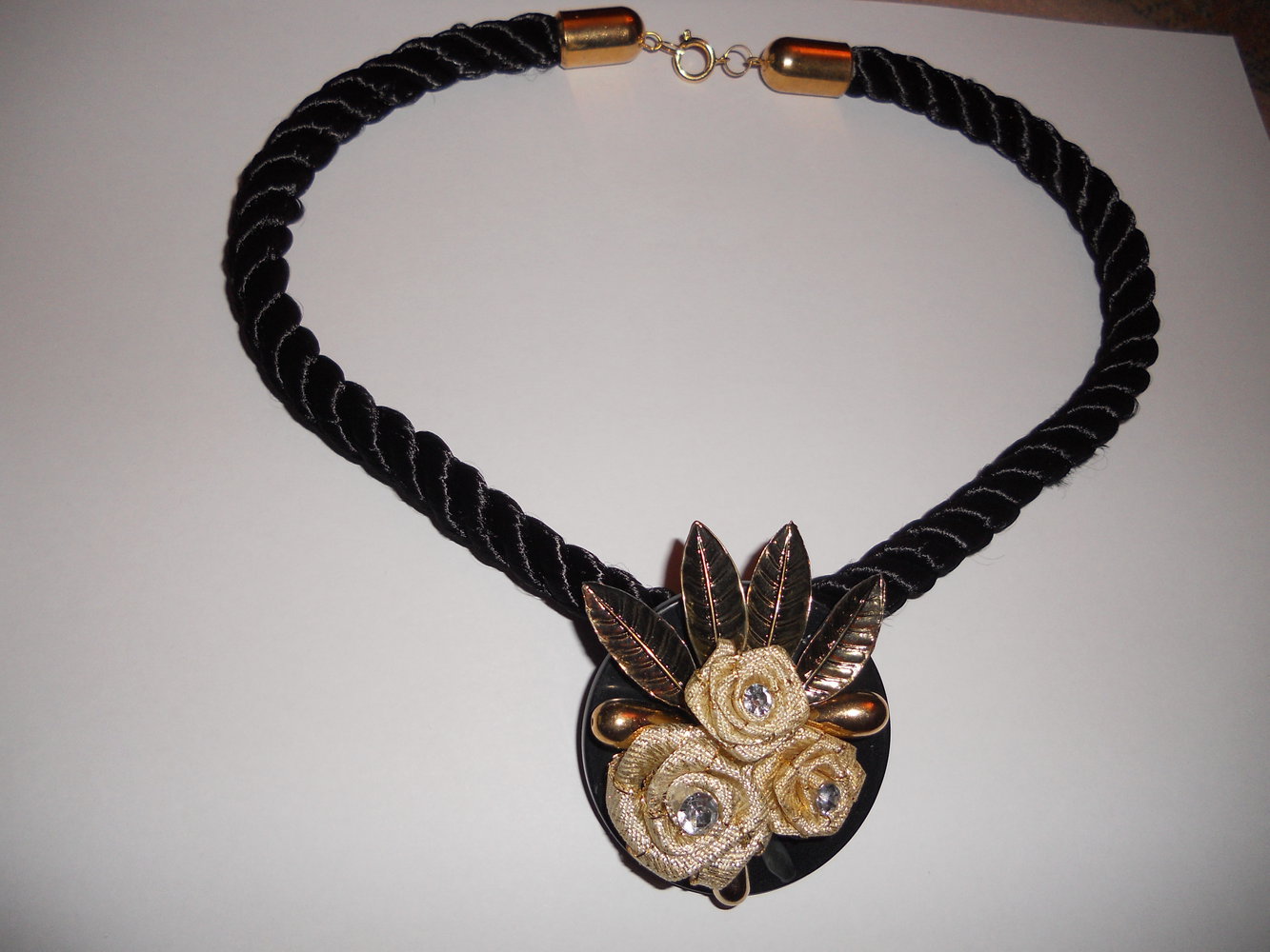 Wunderschönes Damen Collier sehr neu und sehr Edel
