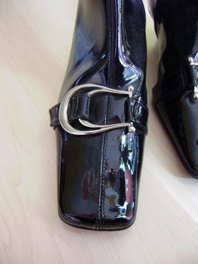 Buffalo Stiefelette Lack schwarz 1 x getragen Gr. 39 