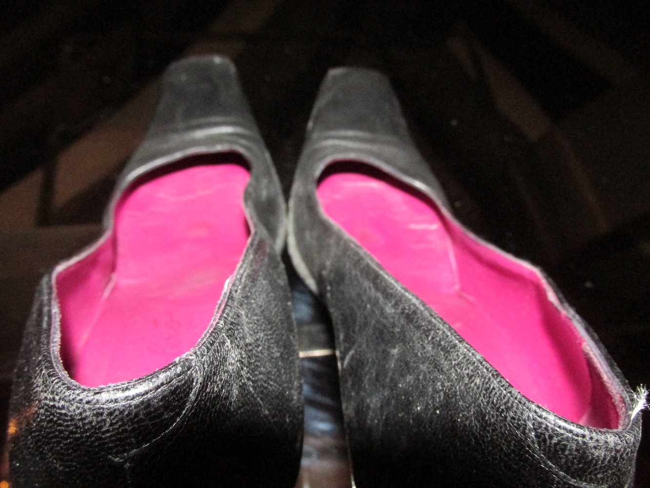 Top !!!  Sexy Leder Schnabelpumps, schwarz, innen rot, ca. 9 bis 10 Absatz, Gr. 38