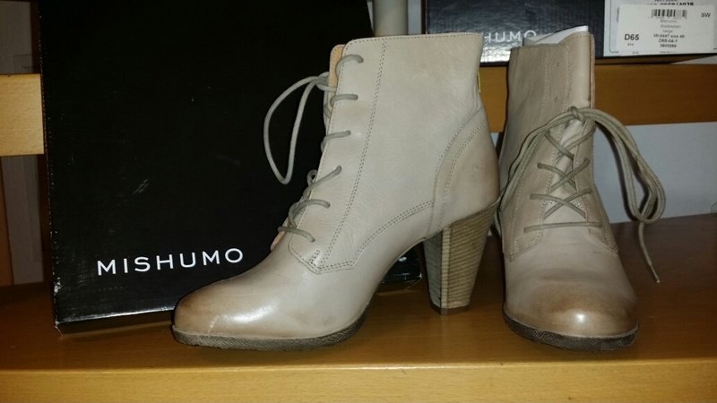 Wunderschöne Stiefelette aus echtem Leder von Mishumo