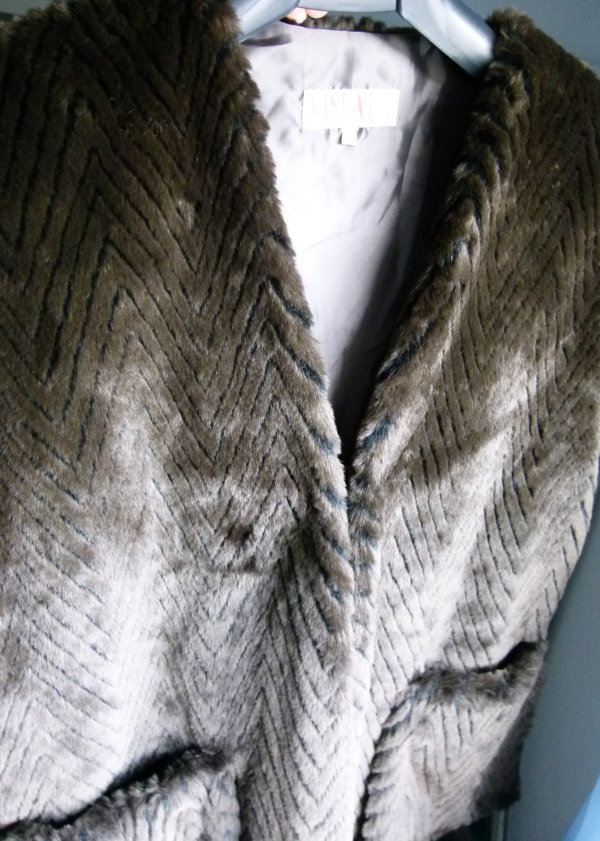 Kunstfell Weste, Oversize, dunkelbraun mit Chevron-Muster, Larp Boho Mori Steampunk Lagenlook