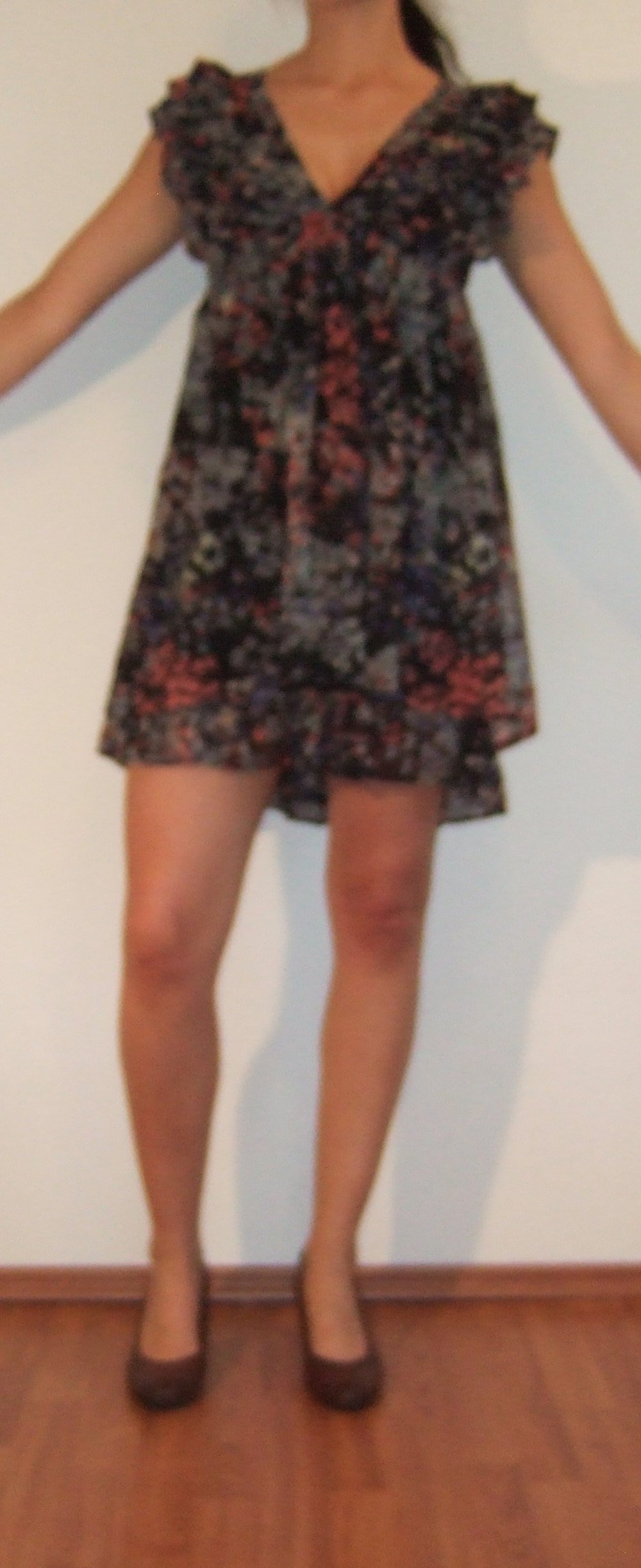 schönes Volantkleid