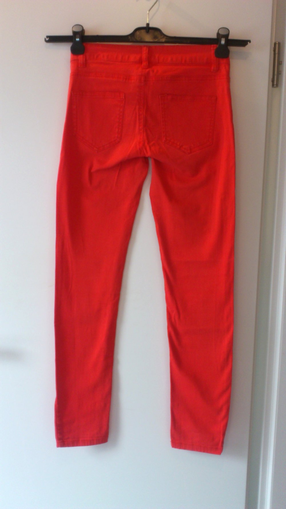 Orange rote Stoffhose von Fishbone in Größe S