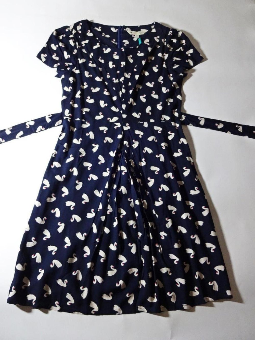NEU Dunkelblaues Kleid mit Schwänen Yumi Gr. 40 Gr. 12 Gr. M