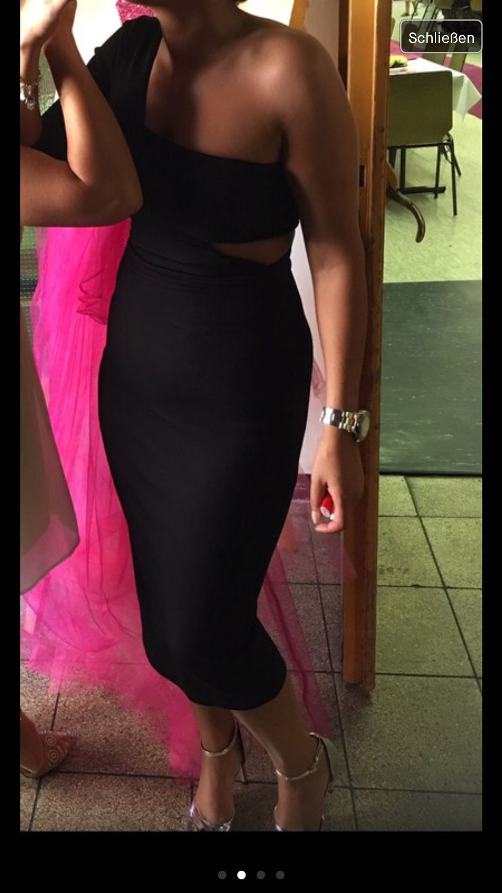 Schwarzes kleid 