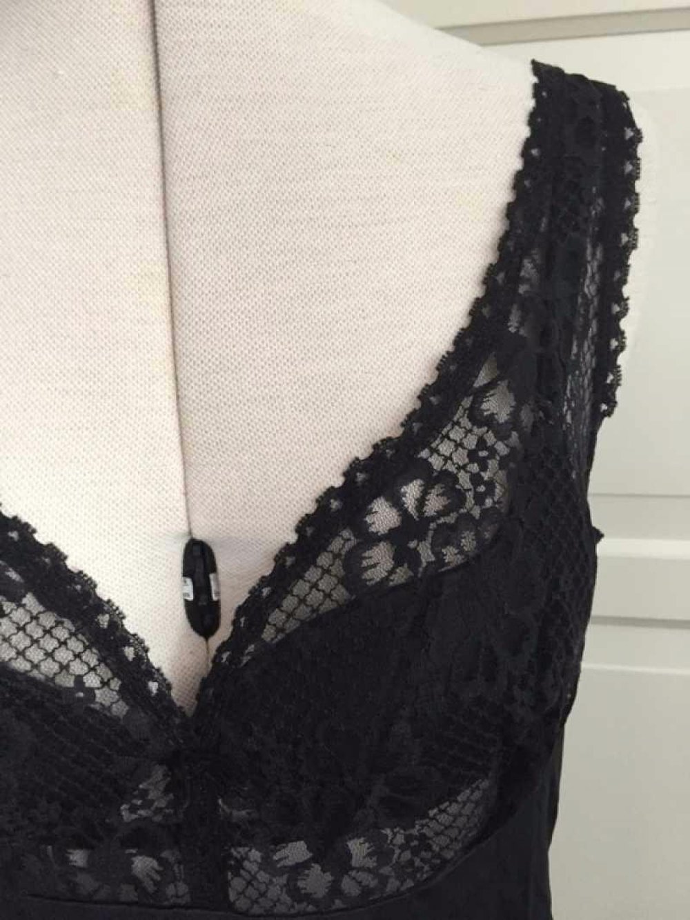 Unterkleid schwarz mit Spitze 70s