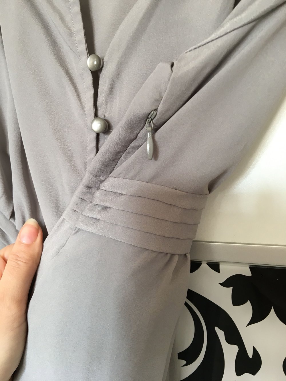 Graue Bluse