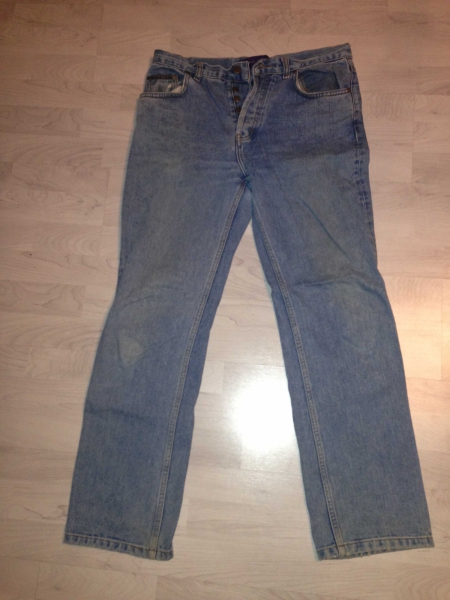 Maingott jeanshose mit Knöpfen