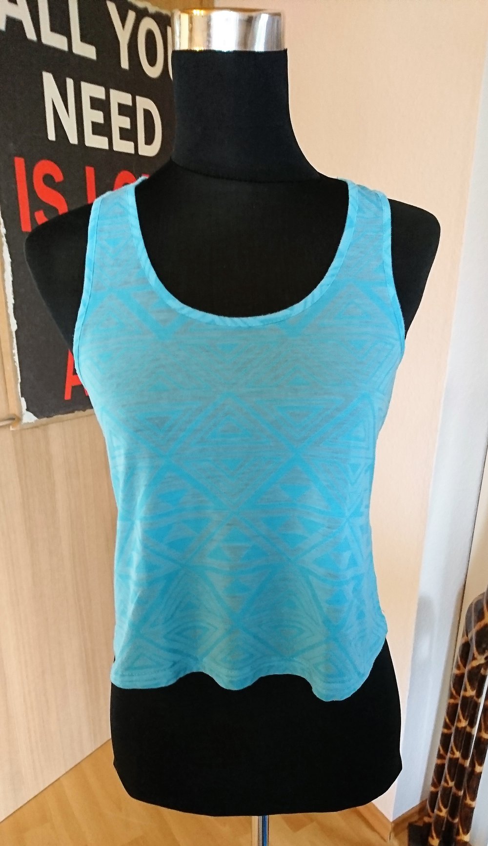 Hellblaues Crop Top