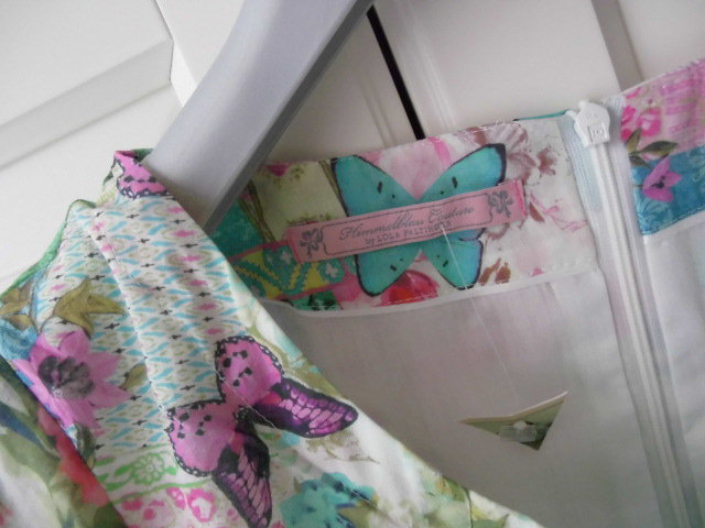 Lola Paltinger , Himmelblau, zuckersüßes Couture Kleid mit zauberhaften Prints, Gr. 36, Neu mit Etikett, Baumwolle, Kurzarm, Patchwork 