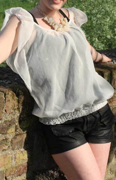 Weiße transparente Bluse, Oversized, Gr. 36