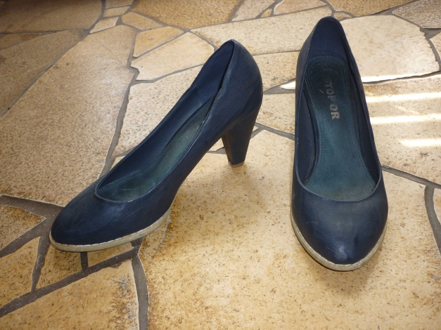 blaue Pumps