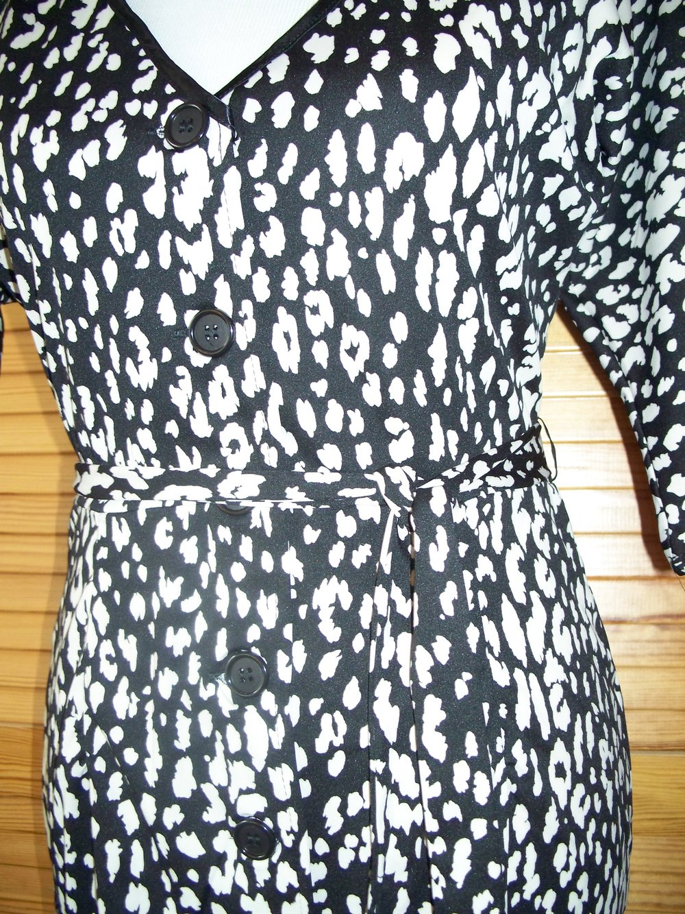 VINTAGE// Knielanges 80er-Kleid gemustert schwarz/ weiß Gr. 36/ 38