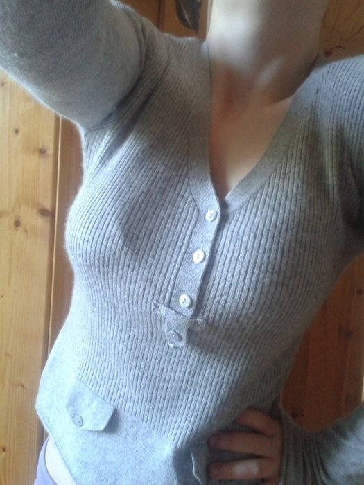 dünner Pulli grau