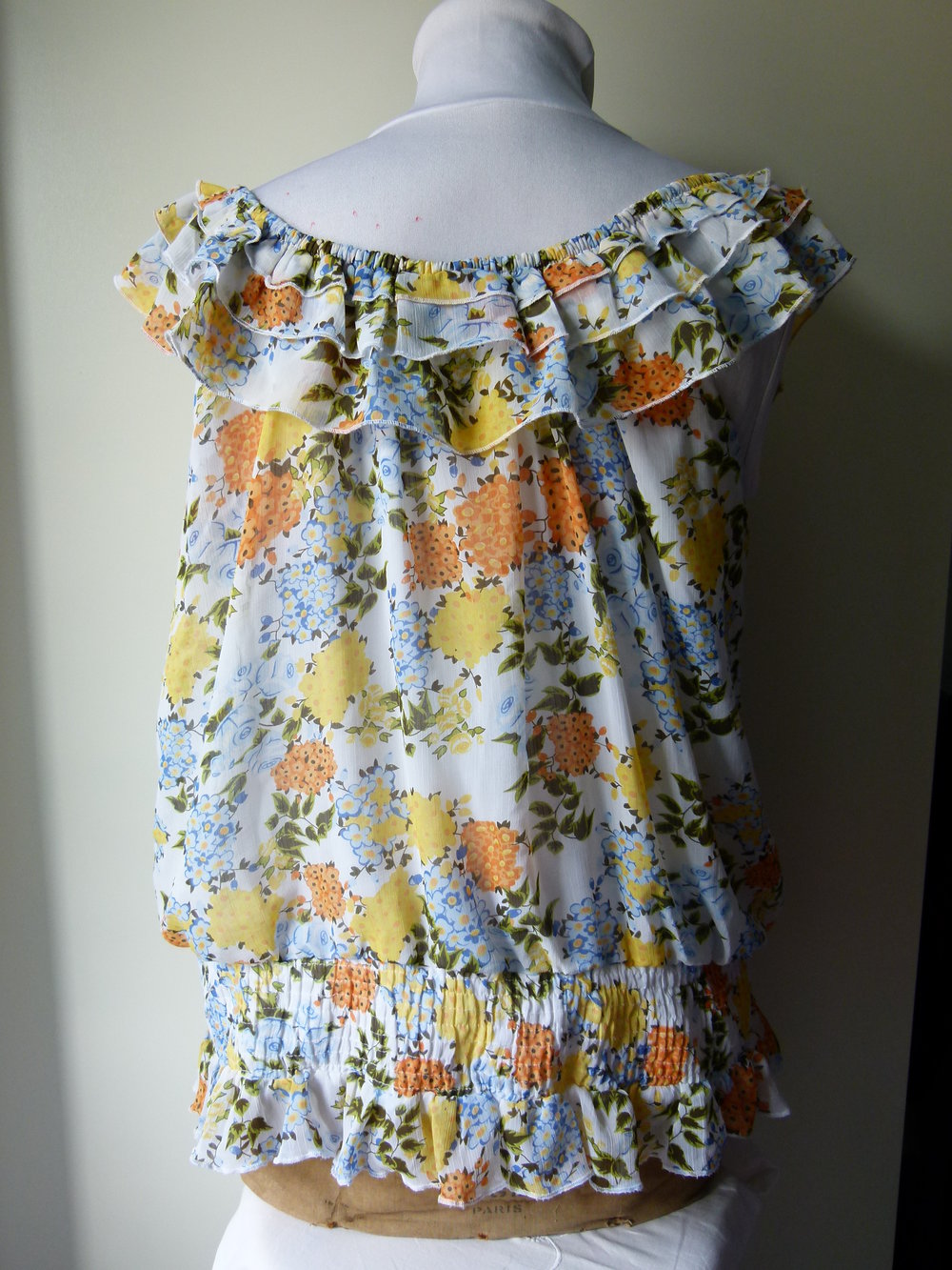 Carmen Shirt Tunika Long Bluse, weiß mit Blumenmuster, Mori Floral Boho Sommer Strand Romantik Elfen