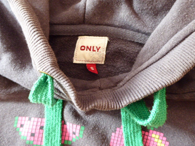Cooler Hoodie mit Früchteprint