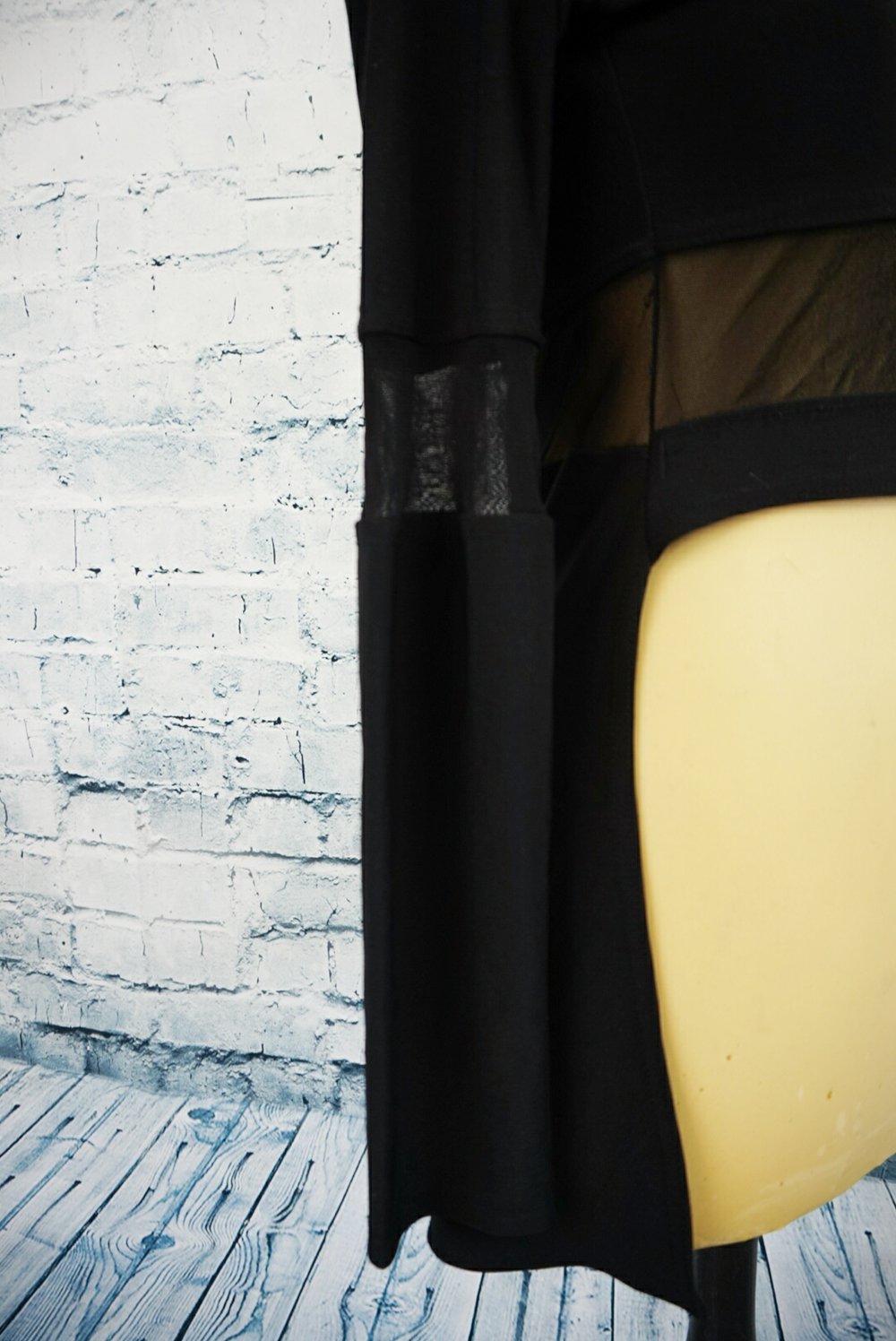 Undercover designer clothing bauchfrei