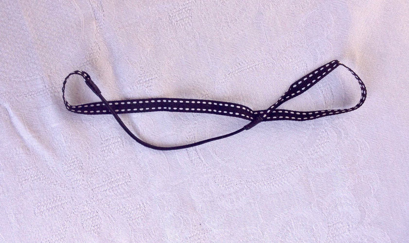 Schönes schmales Haarband