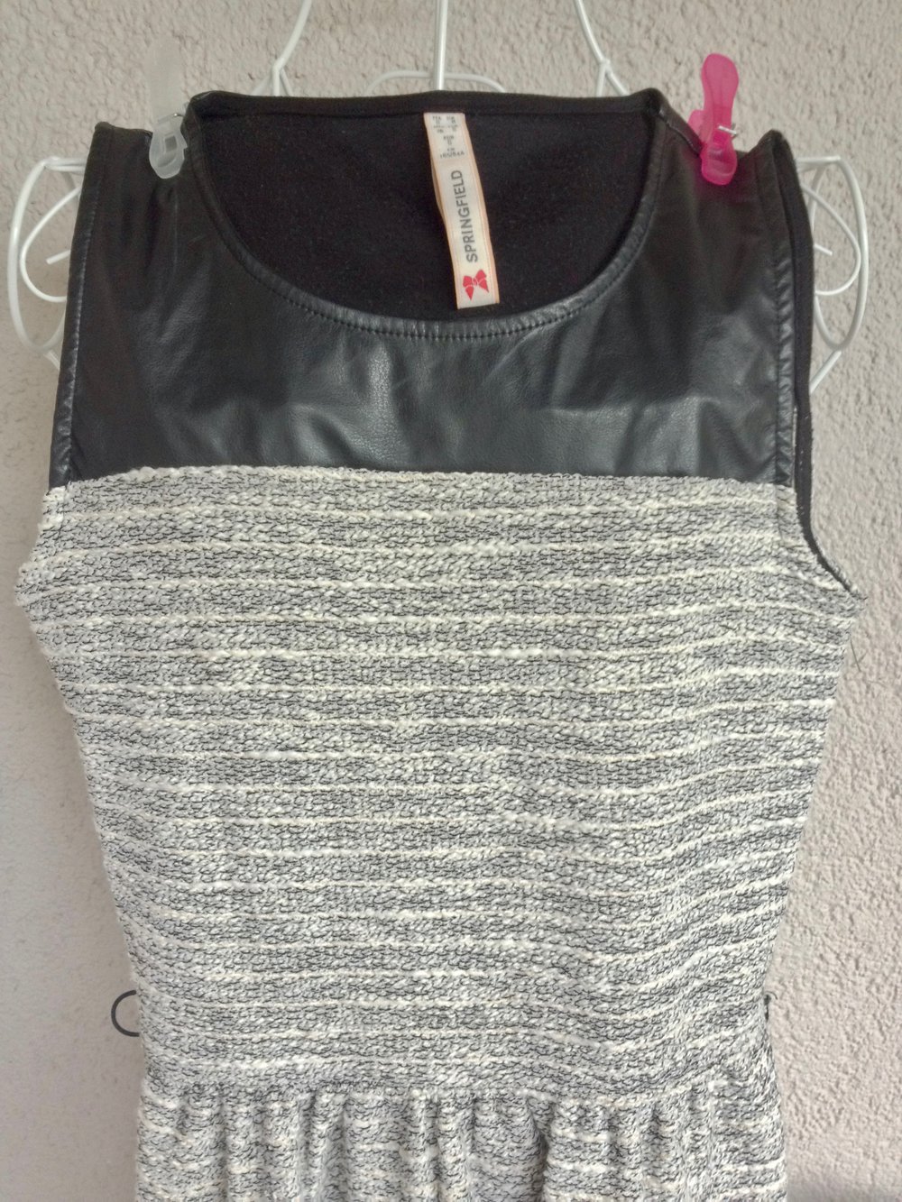 Schickes Kleid mit Lederimitat von Springfield
