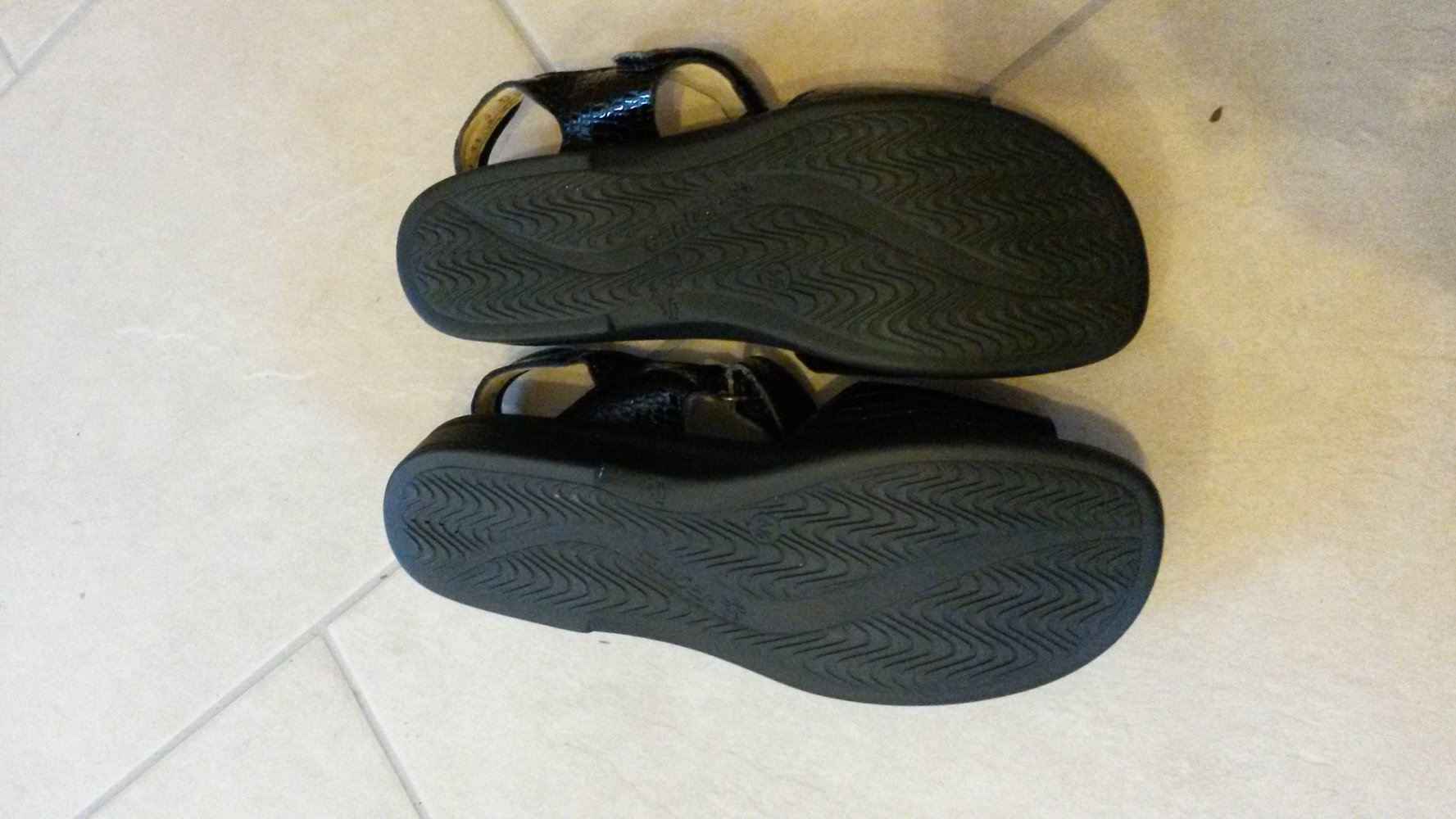 Schwarze Sandalen mit 