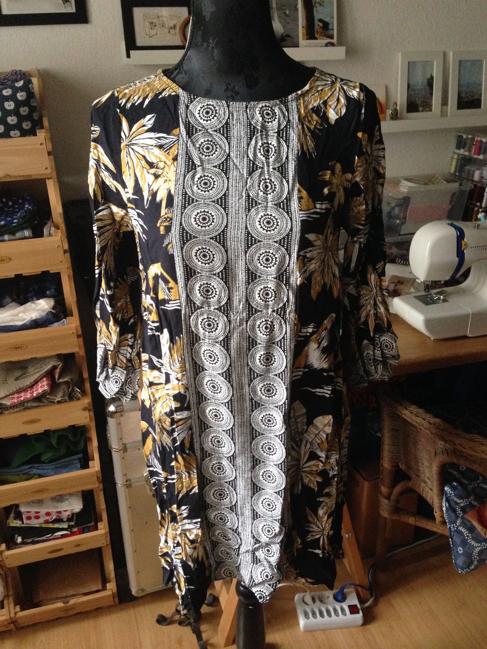Gemustertes Kleid 