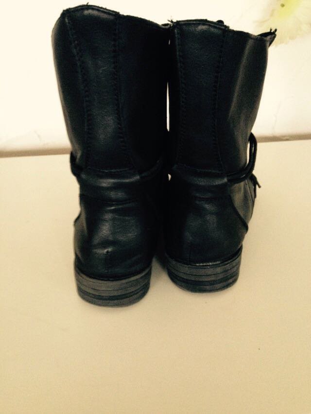 Schicke Schwarze Stiefel Boots Schuhe 