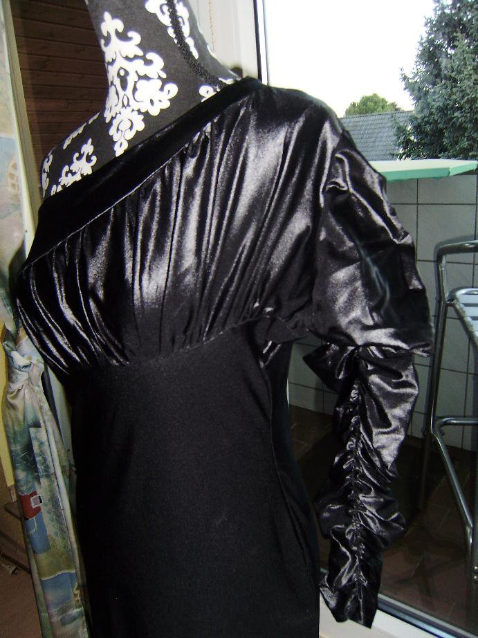 Extravagantes schwarzes kurzes Kleid Gr.ca. 38-40