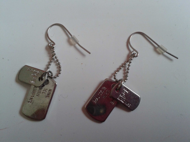 Dog Tag Ohrringe