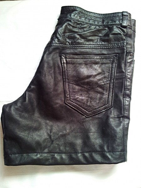  high waist shorts aus echt Leder Italien