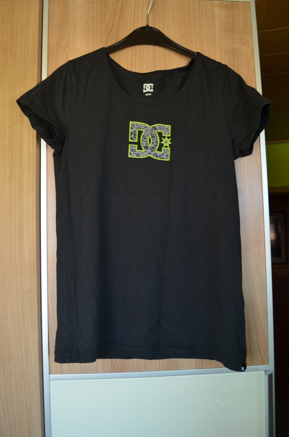 schwarzes DC T-Shirt