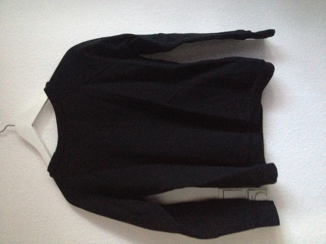 Schwarzer Hoodie mit Schrift