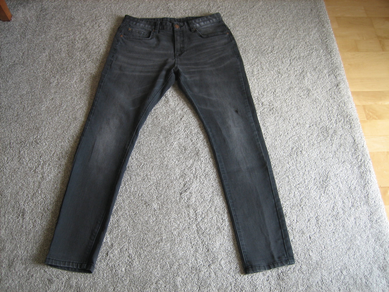Lässig-coole Jeans Gr. 46/48 (s. Maße), black washed-schmaler Schnitt!