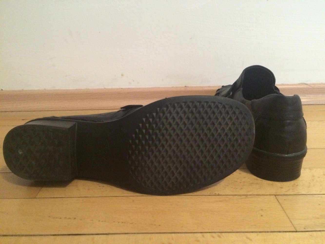 Schuhe schwarz Brogues Leisetreter