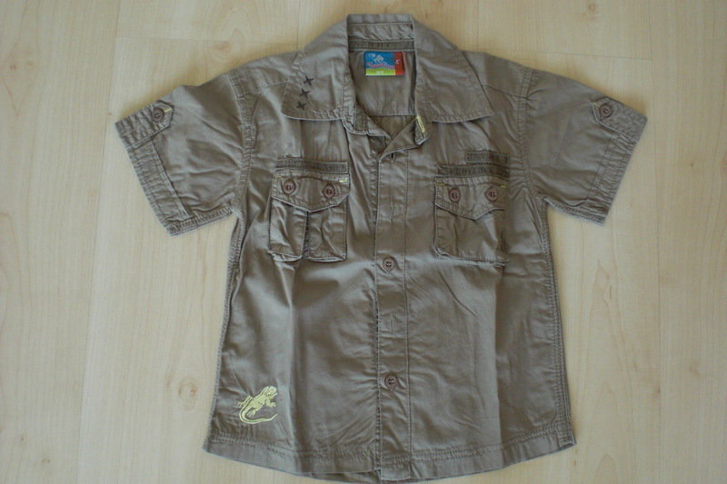 khaki farbenes kurzarm Hemd Gr. 104 neuw