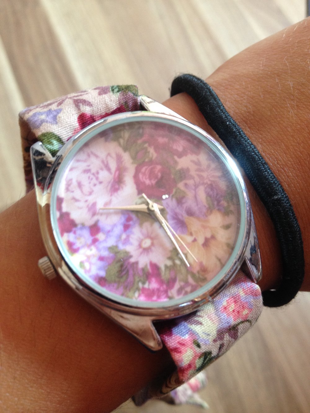 Blumenmuster Armbanduhr