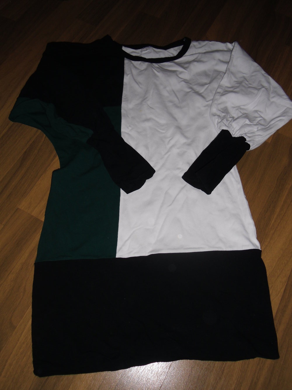 Schwarz/Grün/Weißes Oversize Oberteil