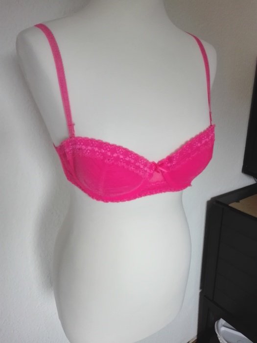 Neonpinker Push-Up BH mit Spitze