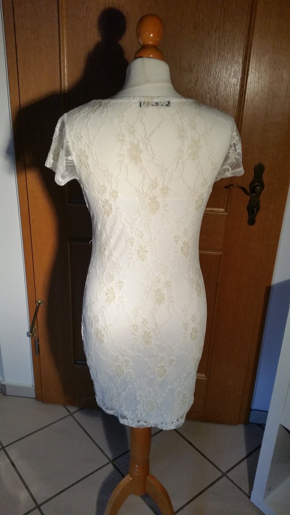 Weißes kleid aus Spitze 